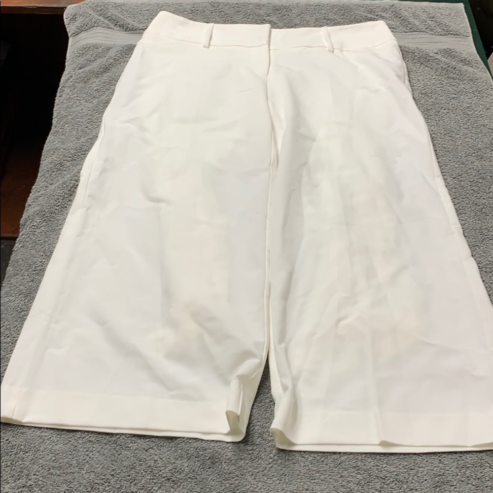 White House Black Market cropped Capris size 6